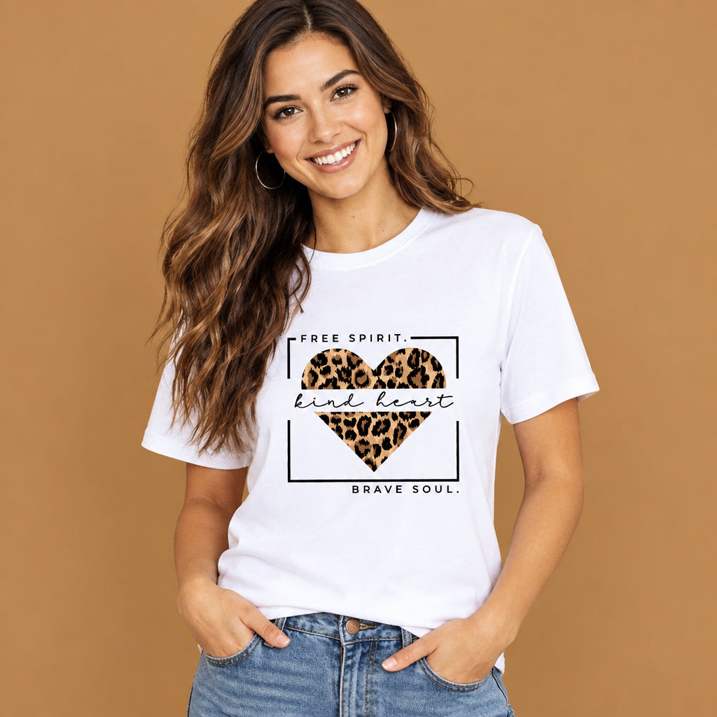 Cute and trendy women's casual short-sleeve t-shirt with a bold white star print pattern ideal for everyday Y2K and Harajuku outfits